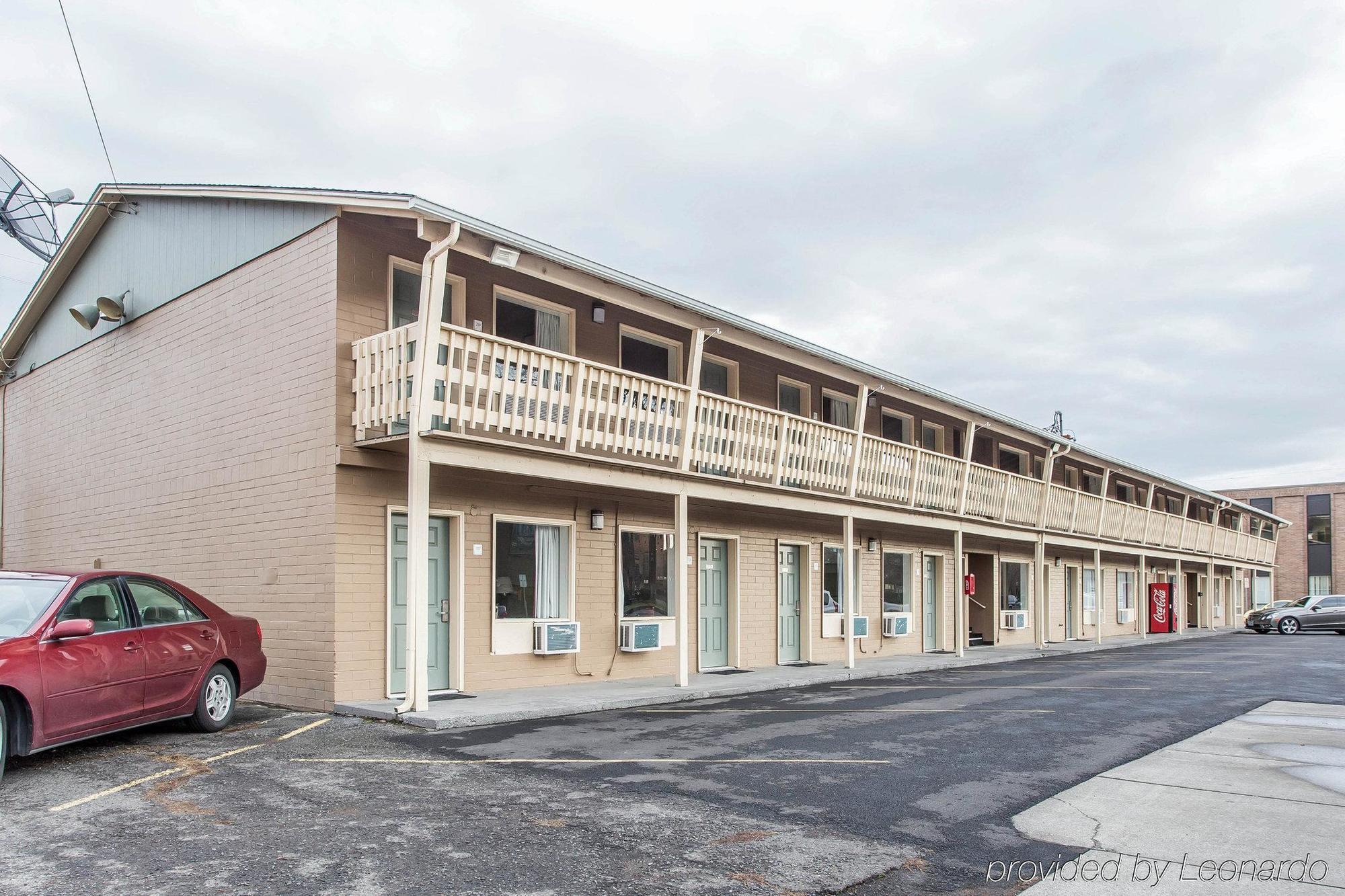 Oyo Hotel Pendleton Or Downtown エクステリア 写真