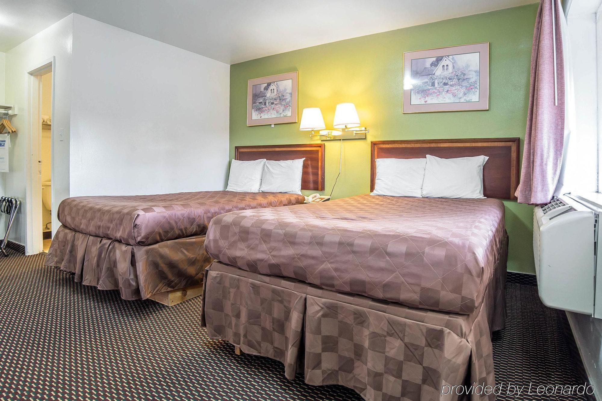 Oyo Hotel Pendleton Or Downtown エクステリア 写真