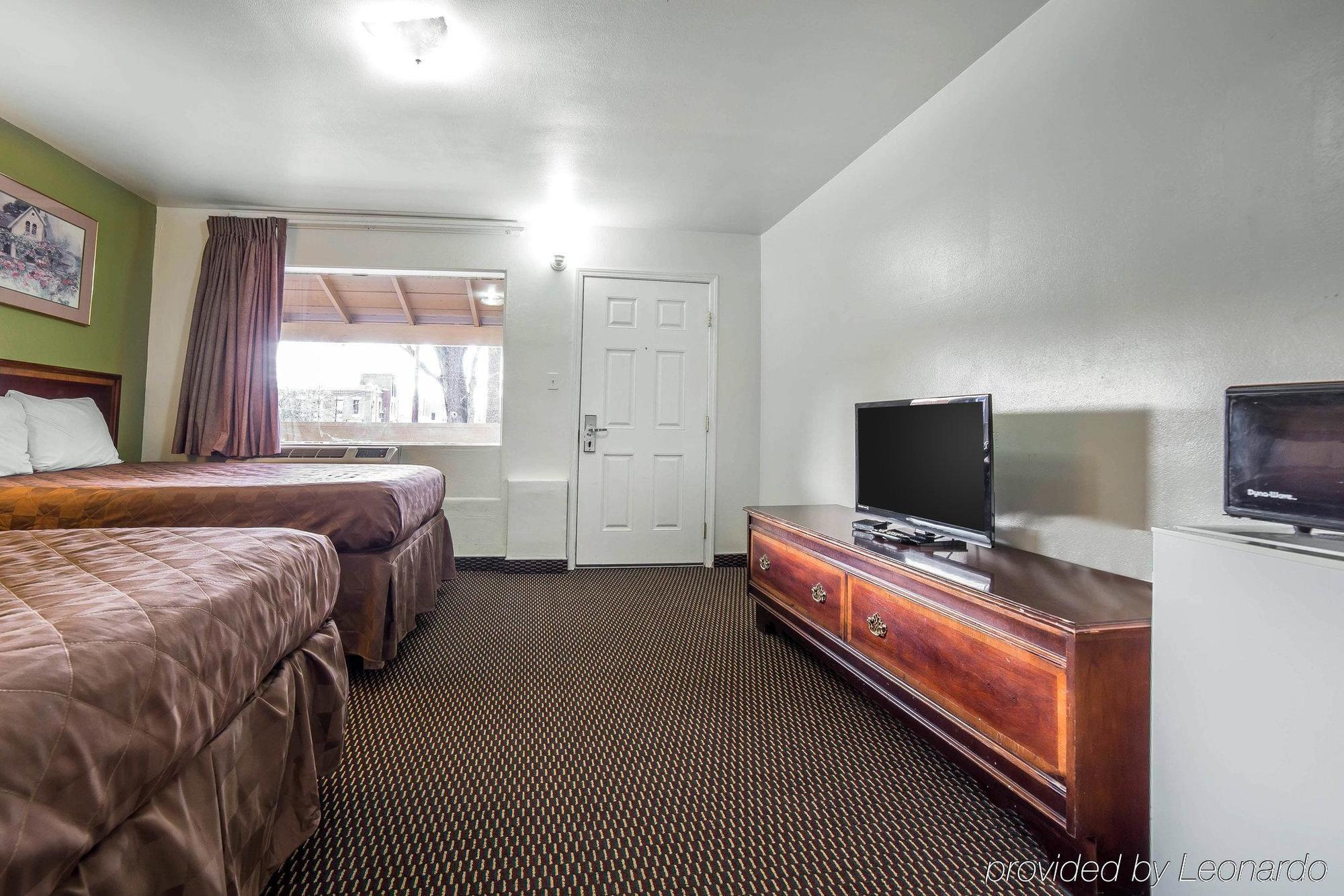 Oyo Hotel Pendleton Or Downtown エクステリア 写真