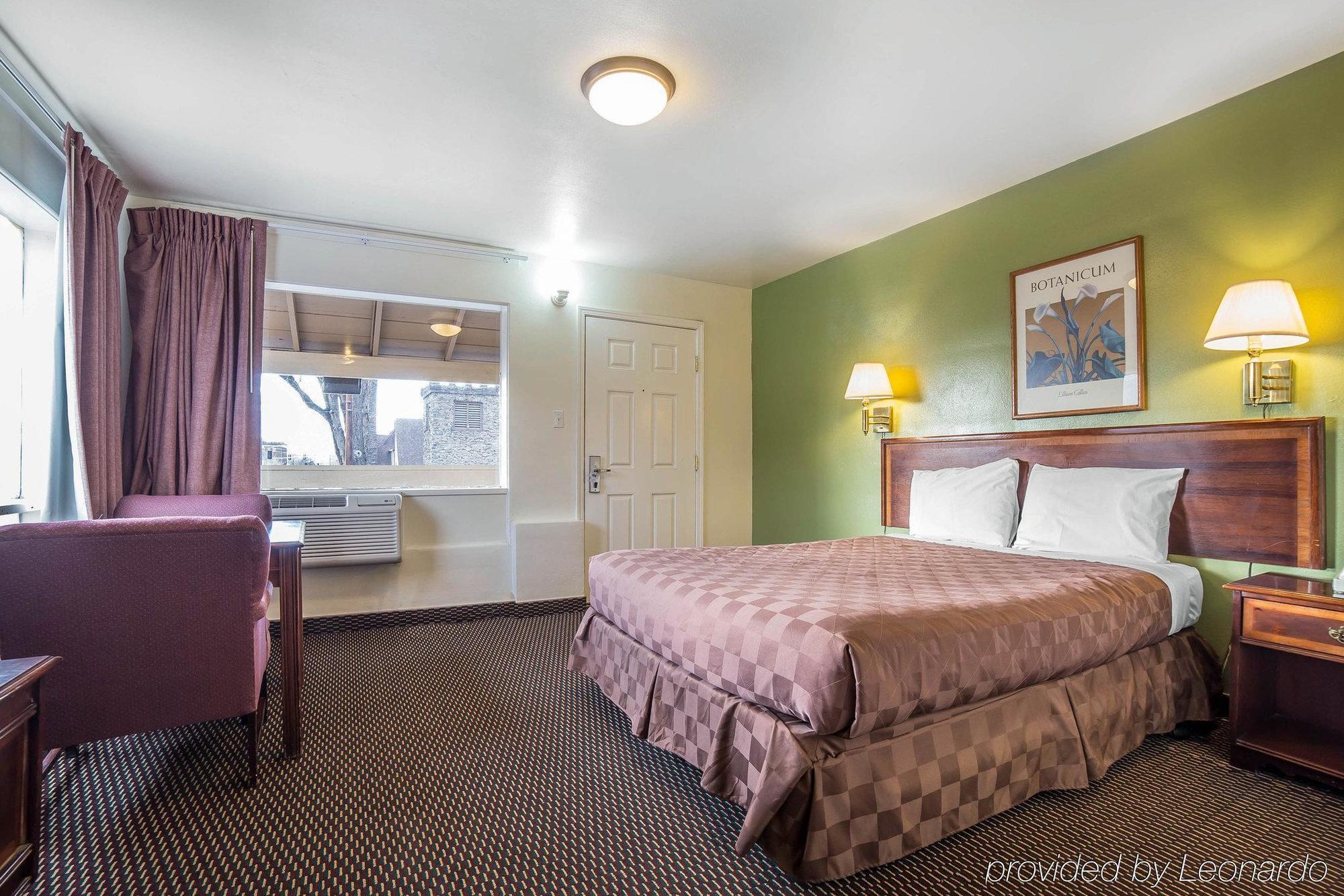 Oyo Hotel Pendleton Or Downtown エクステリア 写真