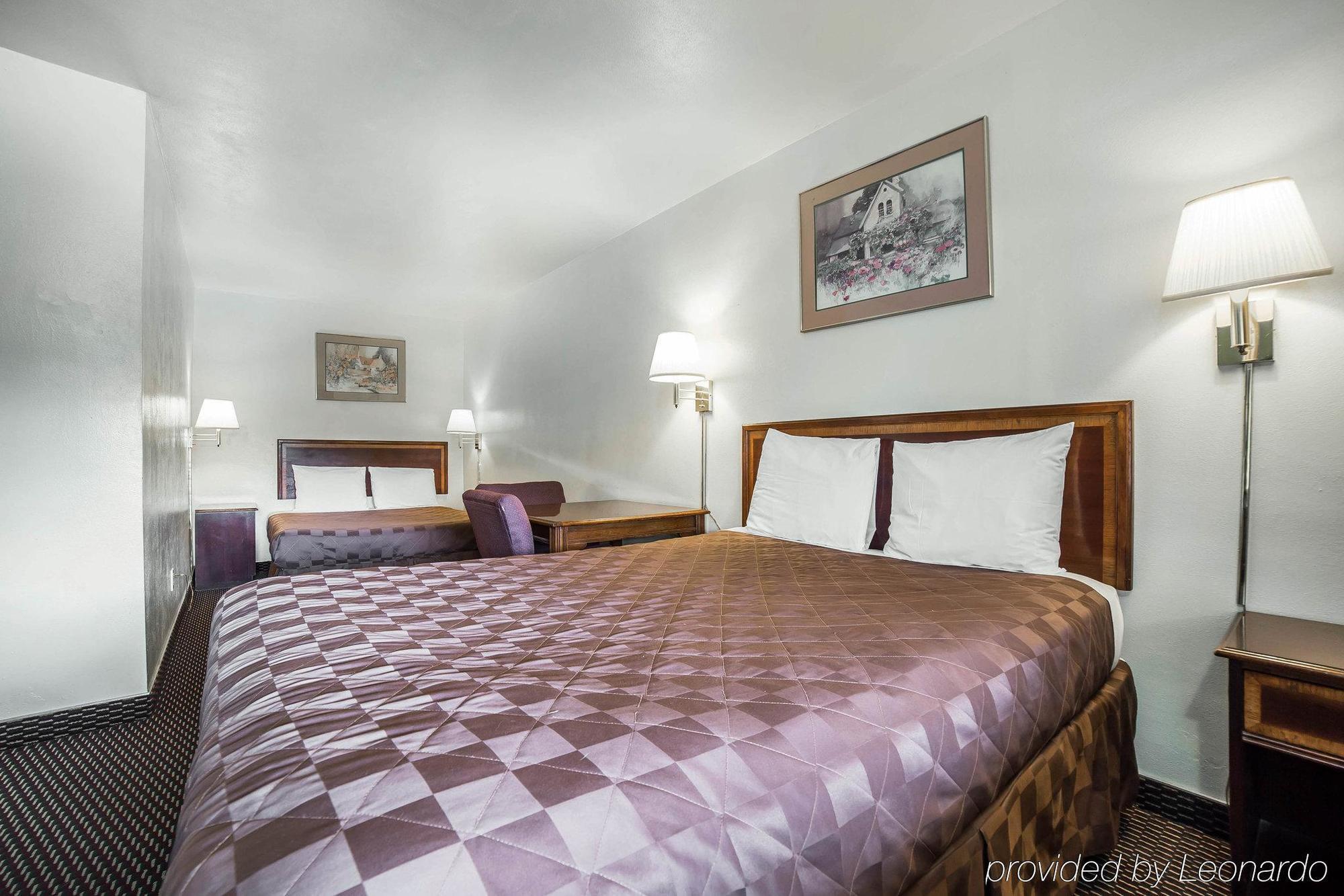 Oyo Hotel Pendleton Or Downtown エクステリア 写真