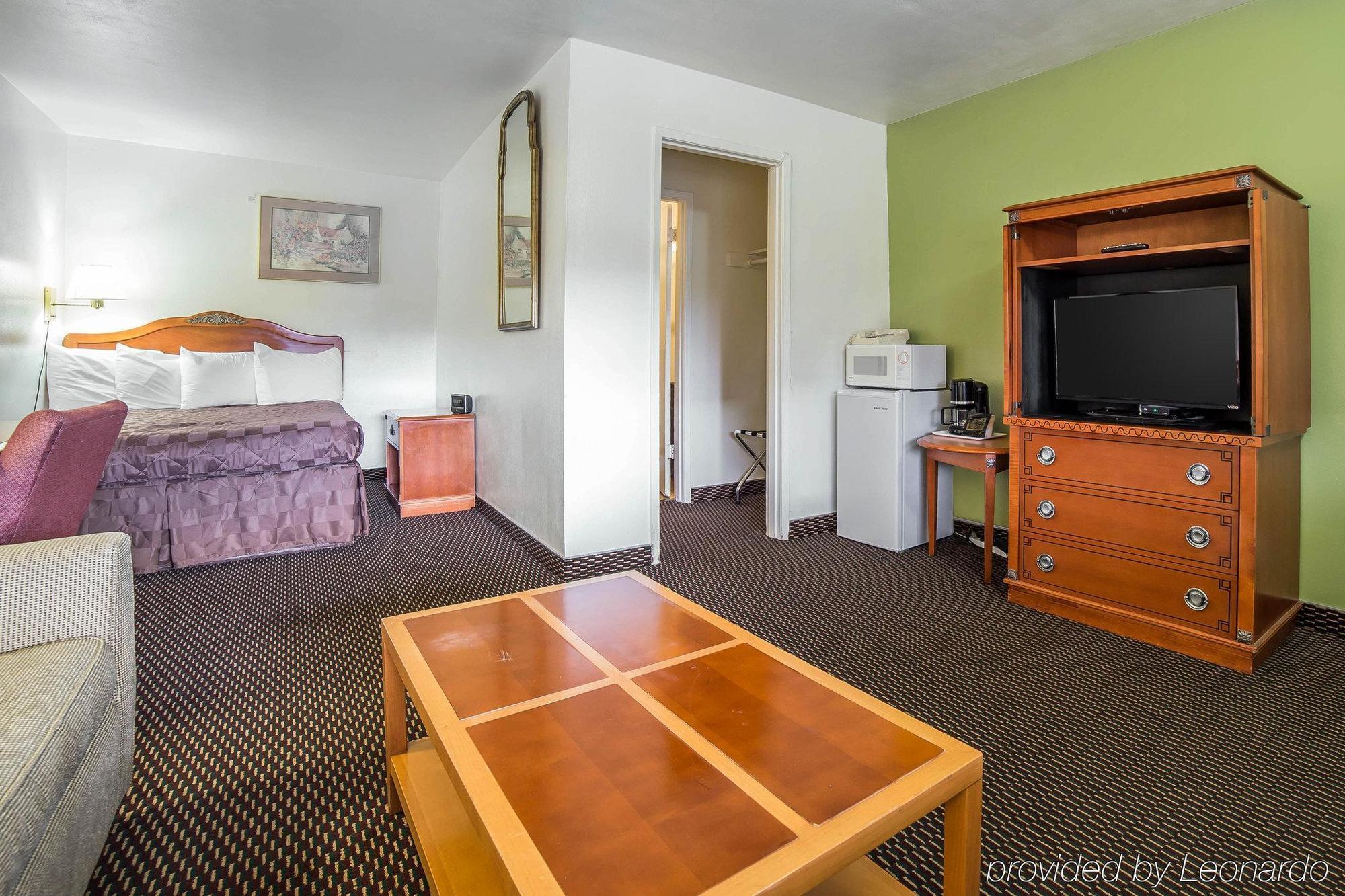 Oyo Hotel Pendleton Or Downtown エクステリア 写真