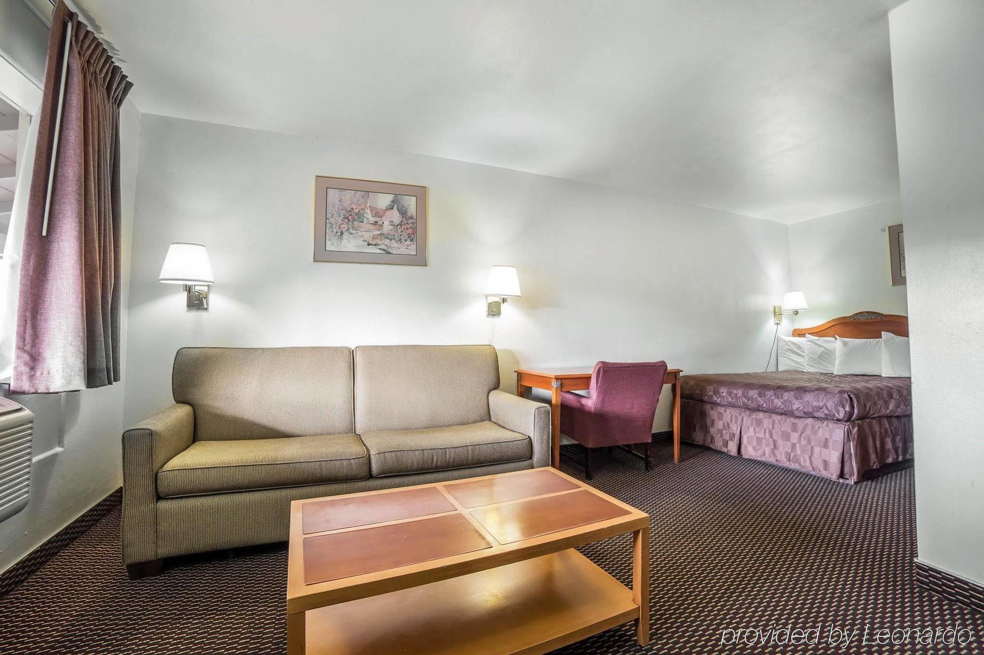 Oyo Hotel Pendleton Or Downtown エクステリア 写真