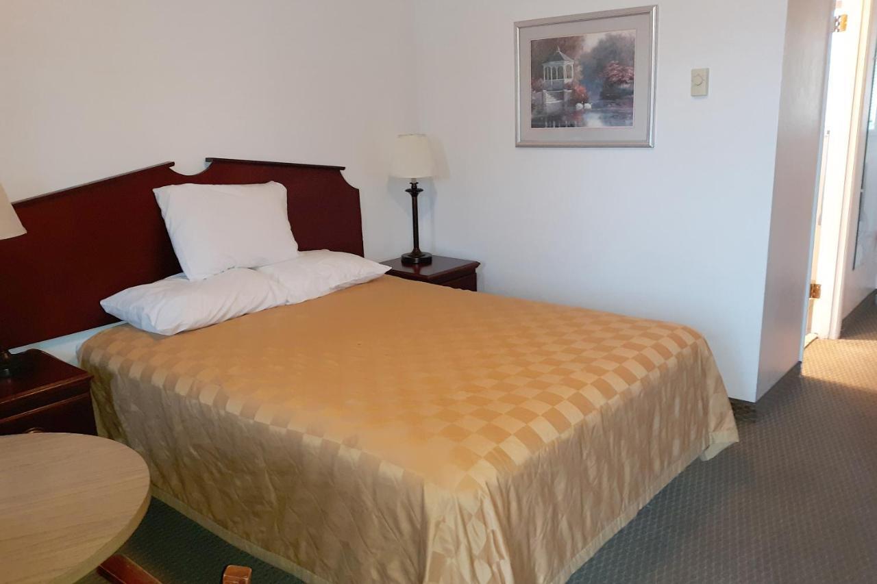 Oyo Hotel Pendleton Or Downtown エクステリア 写真
