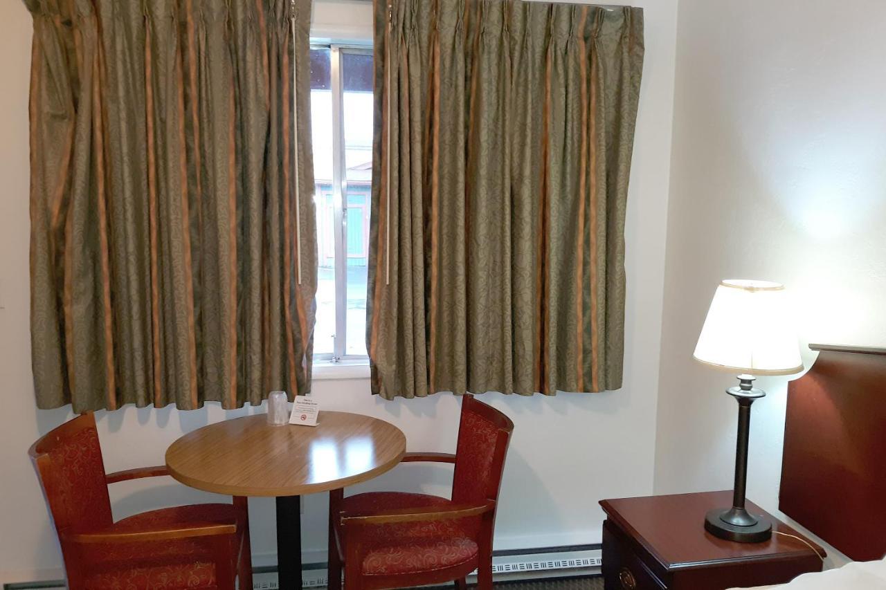 Oyo Hotel Pendleton Or Downtown エクステリア 写真
