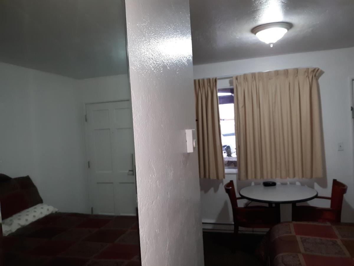 Oyo Hotel Pendleton Or Downtown エクステリア 写真
